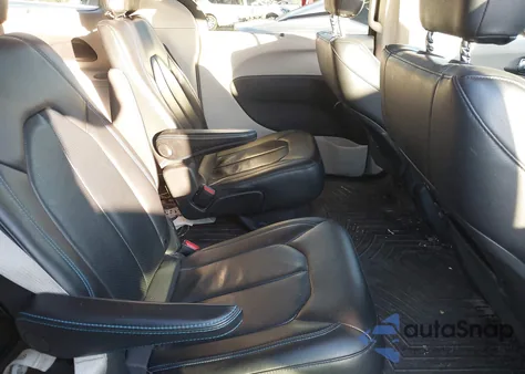 2021 Chrysler Pacifica Touring L z USA, uszkodzony, nr VIN 2C4RC1BG8MR526029